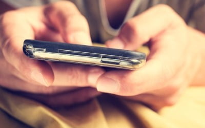 "영상 올리면 대박"…10세 초등생에 제안한 '손댄스' 뭐길래