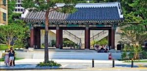 환구단 정문 앞 펜스 철거…전통 정원으로 탈바꿈