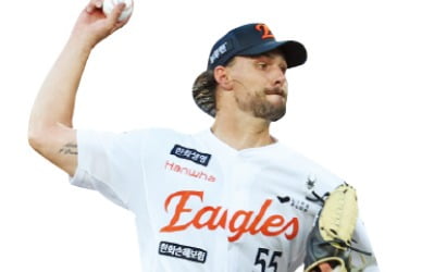 '홈런 4방' 불뿜은 한화…33년 만에 전반기 1위 확정