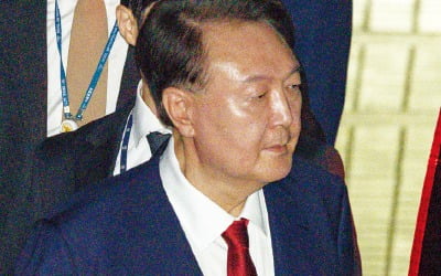 尹, 재구속 후 첫 재판 불출석…특검 "강제구인 검토"