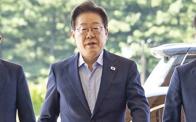 '전작권 환수' 꺼내는 정부…"안보 공백 커질 것" 우려도