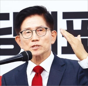 김문수, 출마선언…安-韓은 회동…野 당권 주자 합종연횡 본격화