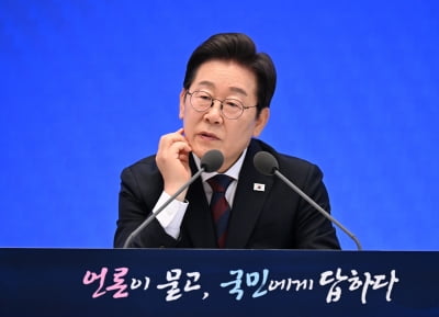李대통령 "민생지원금, 소득 지원 효과 커…추가 지급? 녹록지 않다"