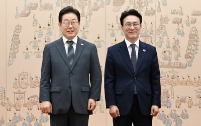 李대통령, 김민석 국무총리에 임명장 수여…"잘 부탁드린다"
