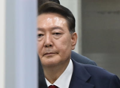 [속보] 특검 "尹, 헌재·재판 공개 출석…전직 대통령들과 차이"