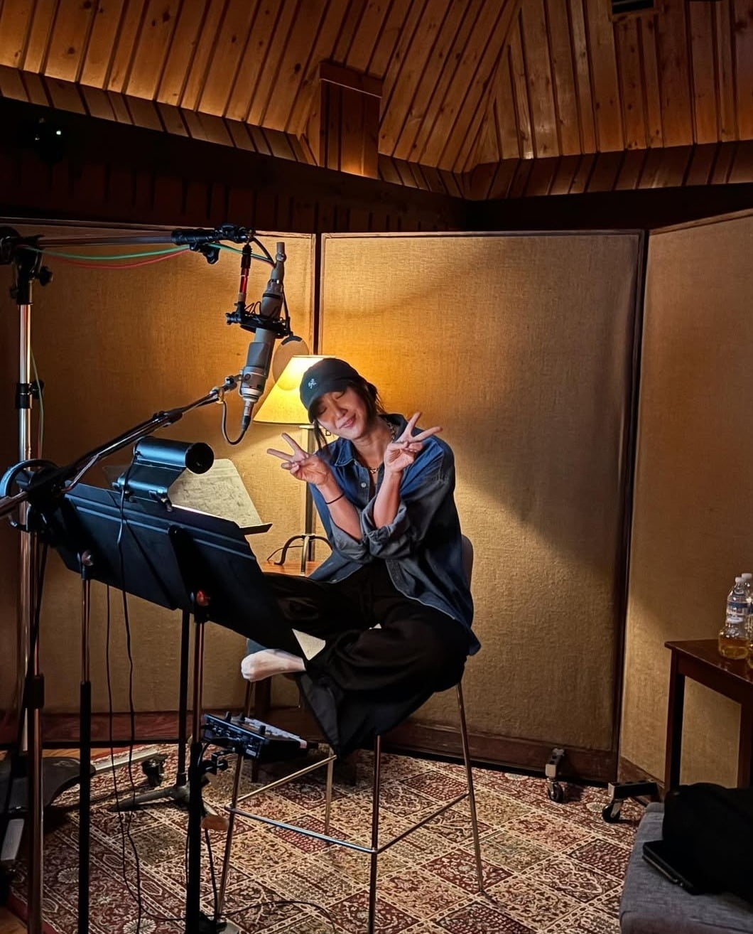 ‘케이팝 데몬 헌터스’ OST를 녹음 중인 이재. 사진=이재 인스타그램