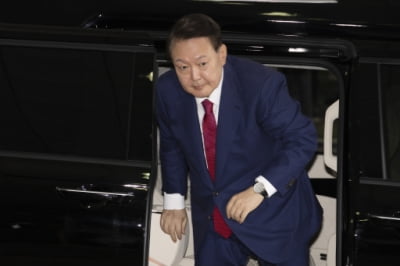 尹측 "윤 전 대통령 실명 위험···수사·재판 어려워"