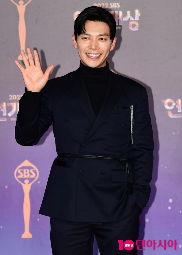 Actor Ji Seung-hyun Parts Ways with Big Whale Entertainment After 12 Years