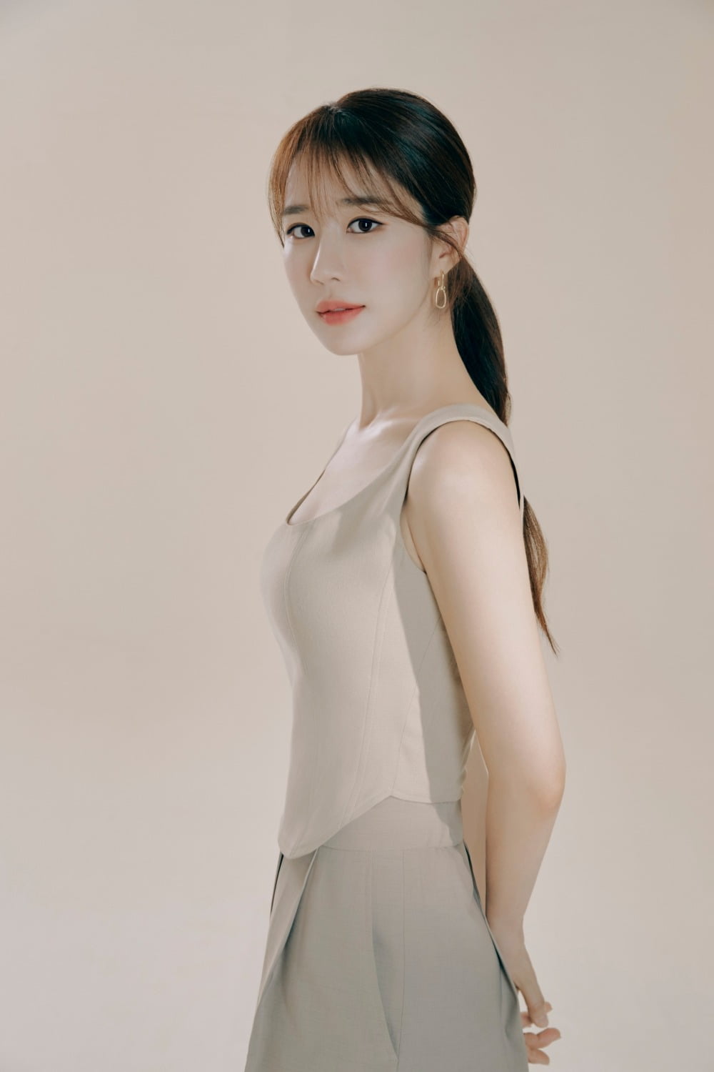 Yoo In-na Joins Chorokbaem Entertainment After 19 Years with YG Entertainment