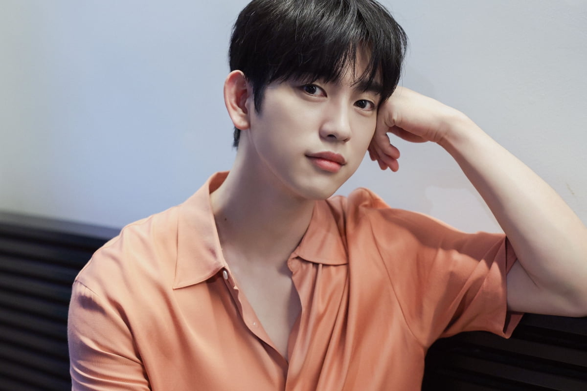 Actor Park Jin-young Discusses His Looks and Experience on 'Our Unwritten Seoul'