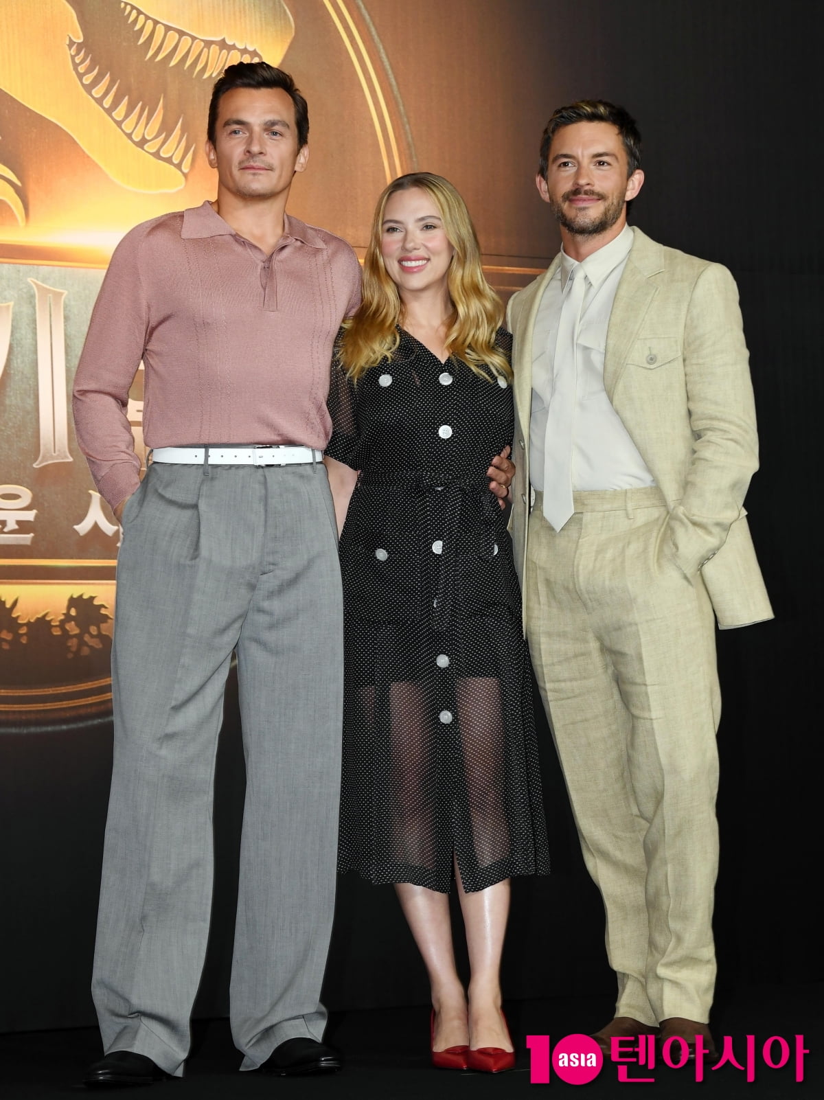 Scarlett Johansson, Jonathan Bailey, and Rupert Friend Attend 'Jurassic World: A New Beginning' Press Conference in Seoul