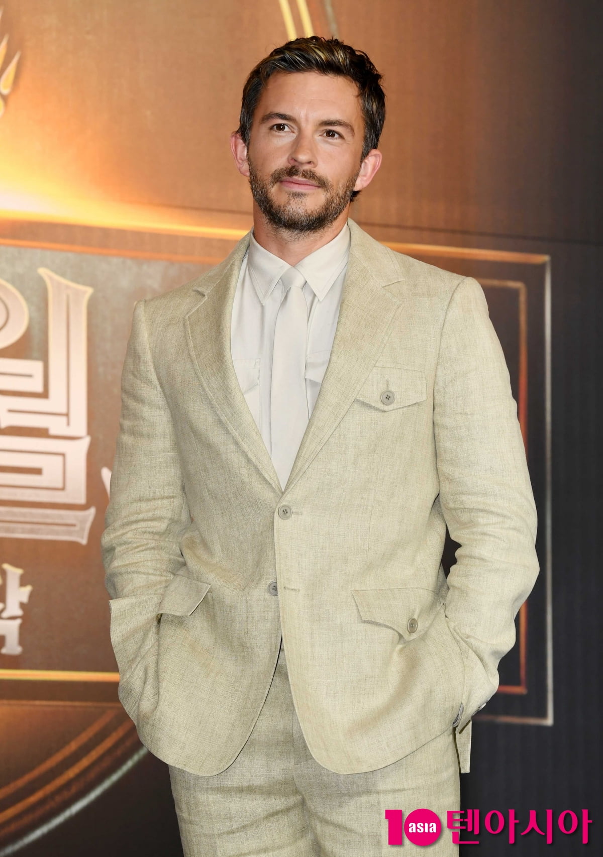 Jonathan Bailey Attends 'Jurassic World: A New Beginning' Press Conference in Seoul