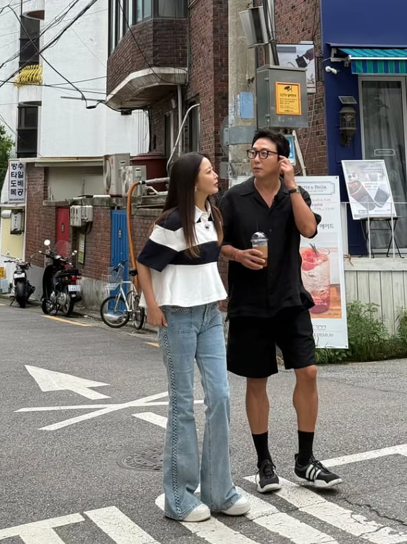 Tack Jae-hoon and Kim Hee-sun Spotted Together for New JTBC Show 'Let's Have a Meal'