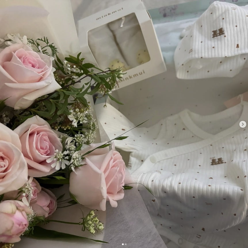 Former AOA Member Yuna Announces Pregnancy After One Year of Marriage