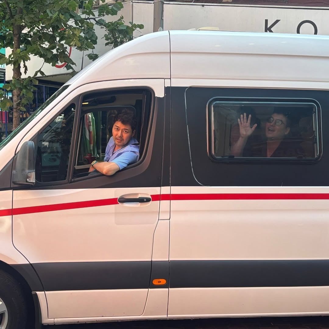 Korean TV Personality Jun Hyun-moo Charms Fans with Unique Presence in Turkey