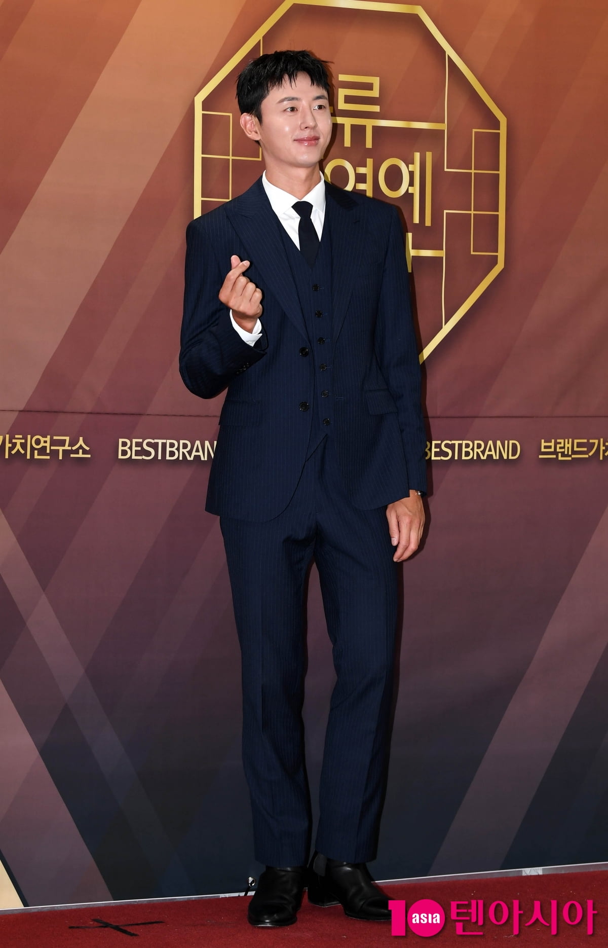 俳優イ・ジフン、2025韓流エンターテインメント大賞に登場