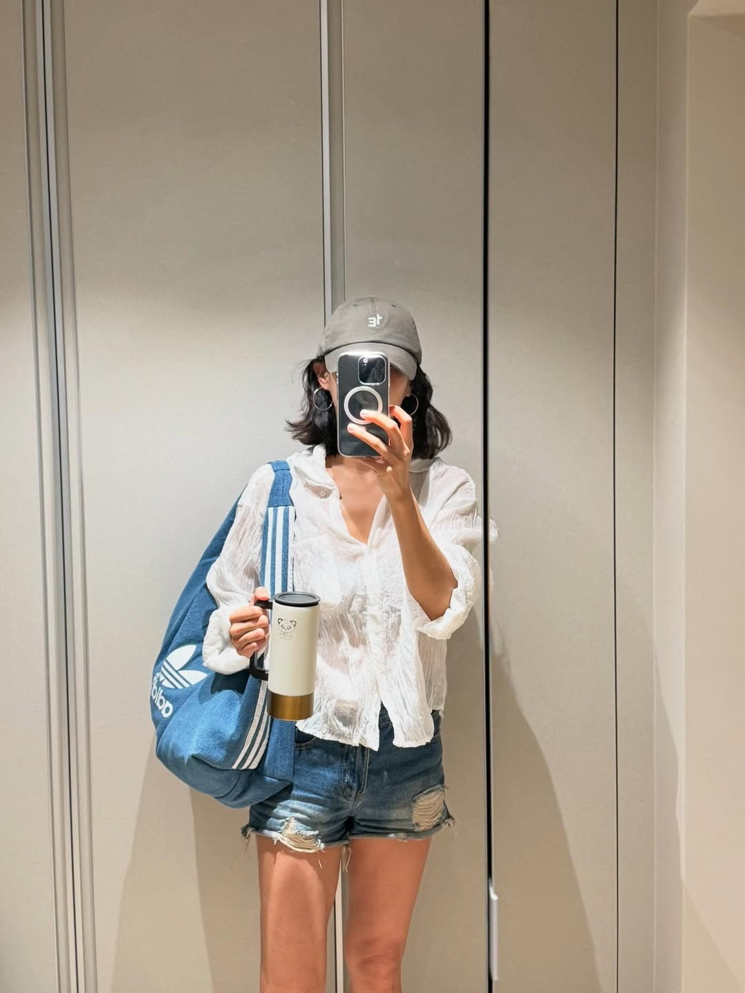 Actress Jo Yeo-jeong Captivates Fans with Her Stunning Everyday Photos