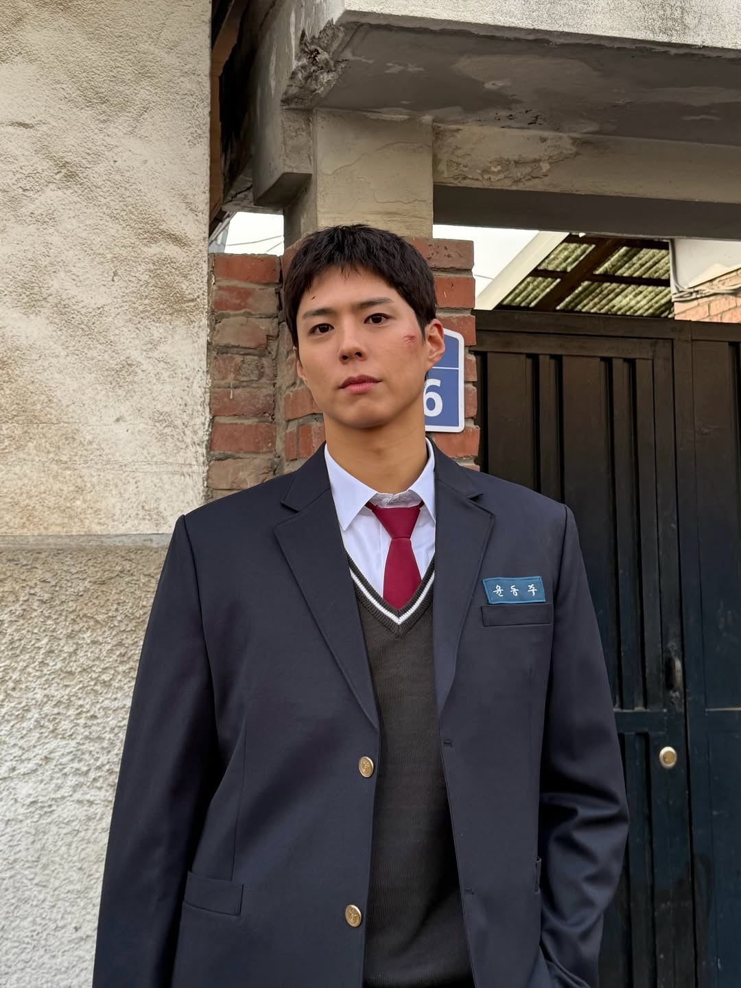 Park Bo-gum Stuns in School Uniform, Defying Age with Youthful Charm
