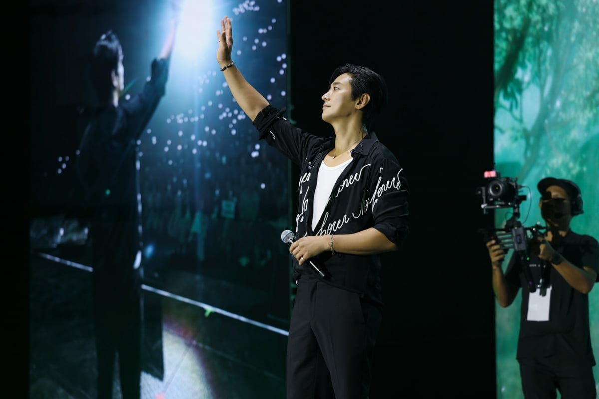 Joo Ji-hoon Captivates Fans in Bangkok with 'JUNIVERSE' Asia Tour