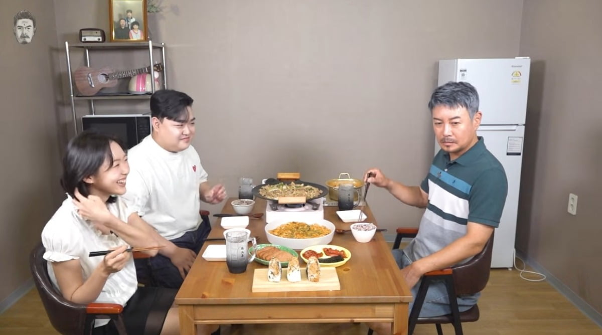SNL Korea Stars Cha Kyung-eun and Kim Kyu-won Share Laughter and Stories with Comedian Kim Dae-hee
