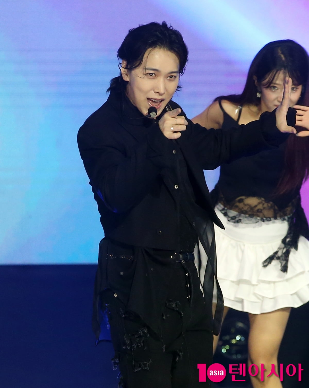 Former Super Junior Member Sungmin Shines at SBS Life's 'The Trot Show'