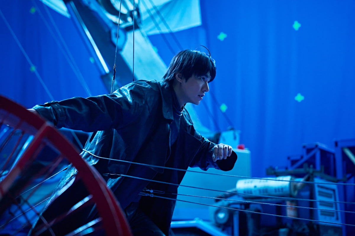 Behind-the-Scenes Action Stills Unveiled for 'Omniscient Reader's Viewpoint'