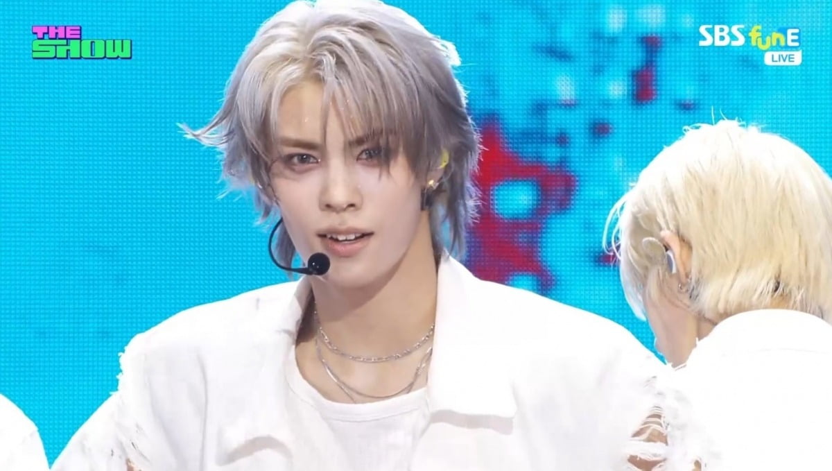 NouerA Shines with 'n: number of cases' on SBS M's 'The Show'