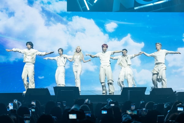 NOWZ Kicks Off Comeback with Enthralling Fan Showcase