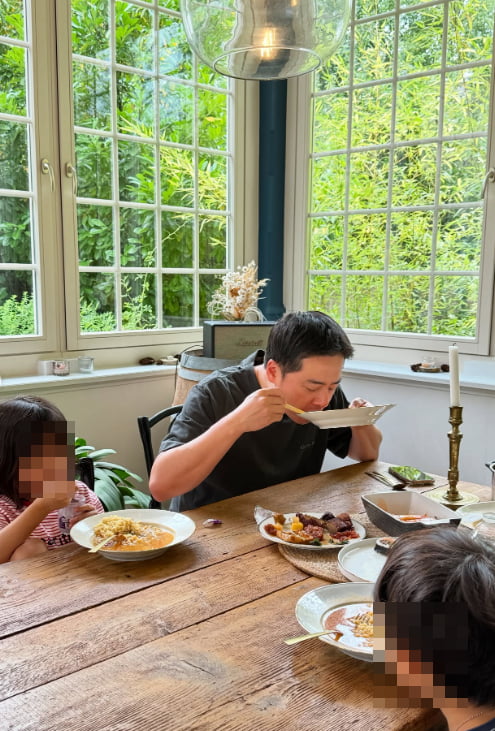 Choi Sun-jung Shares Her French Morning with a Korean Twist