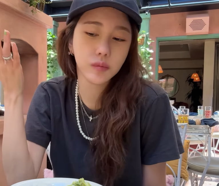 South Korean Actress Lee Ji-ah Impresses with Her Hearty Appetite