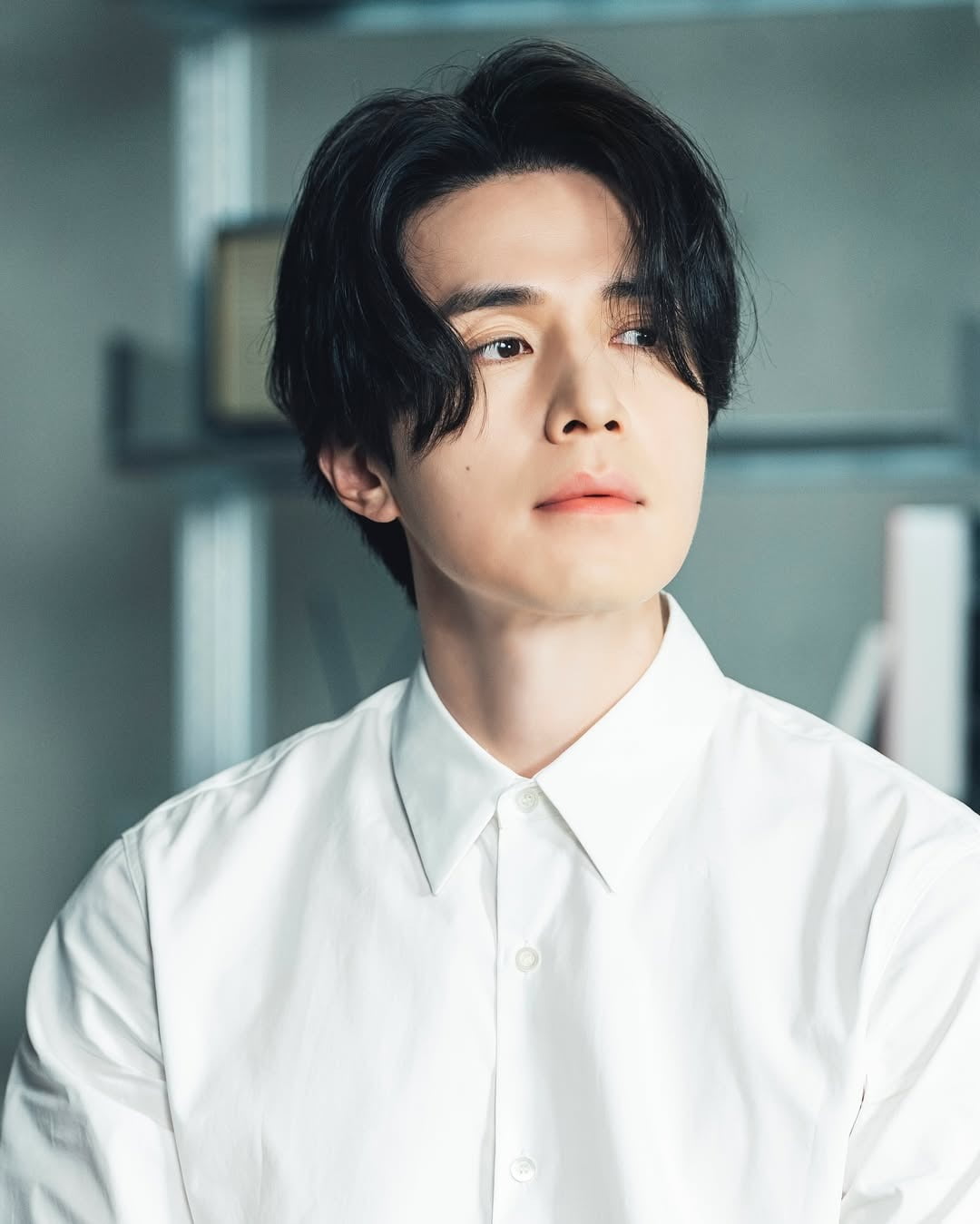 Lee Dong-wook Captivates Fans with Stunning Visuals on Instagram