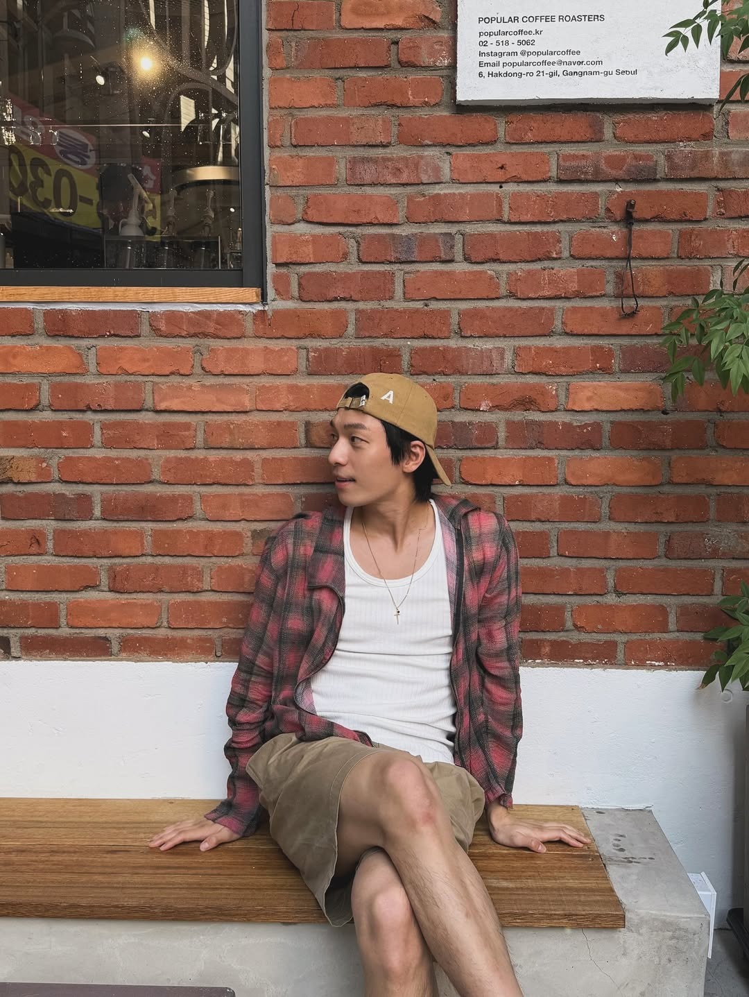 Wi Ha-jun Dazzles Fans with Stunning Summer Visuals on Instagram