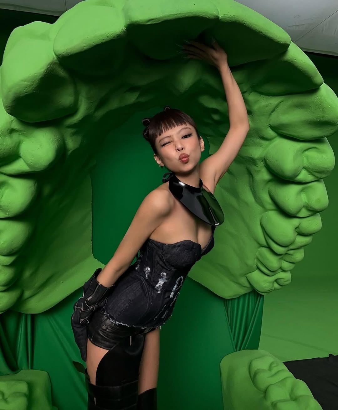 BLACKPINK's Jennie Stuns with 'Legendary Visuals' in Latest Instagram Photos
