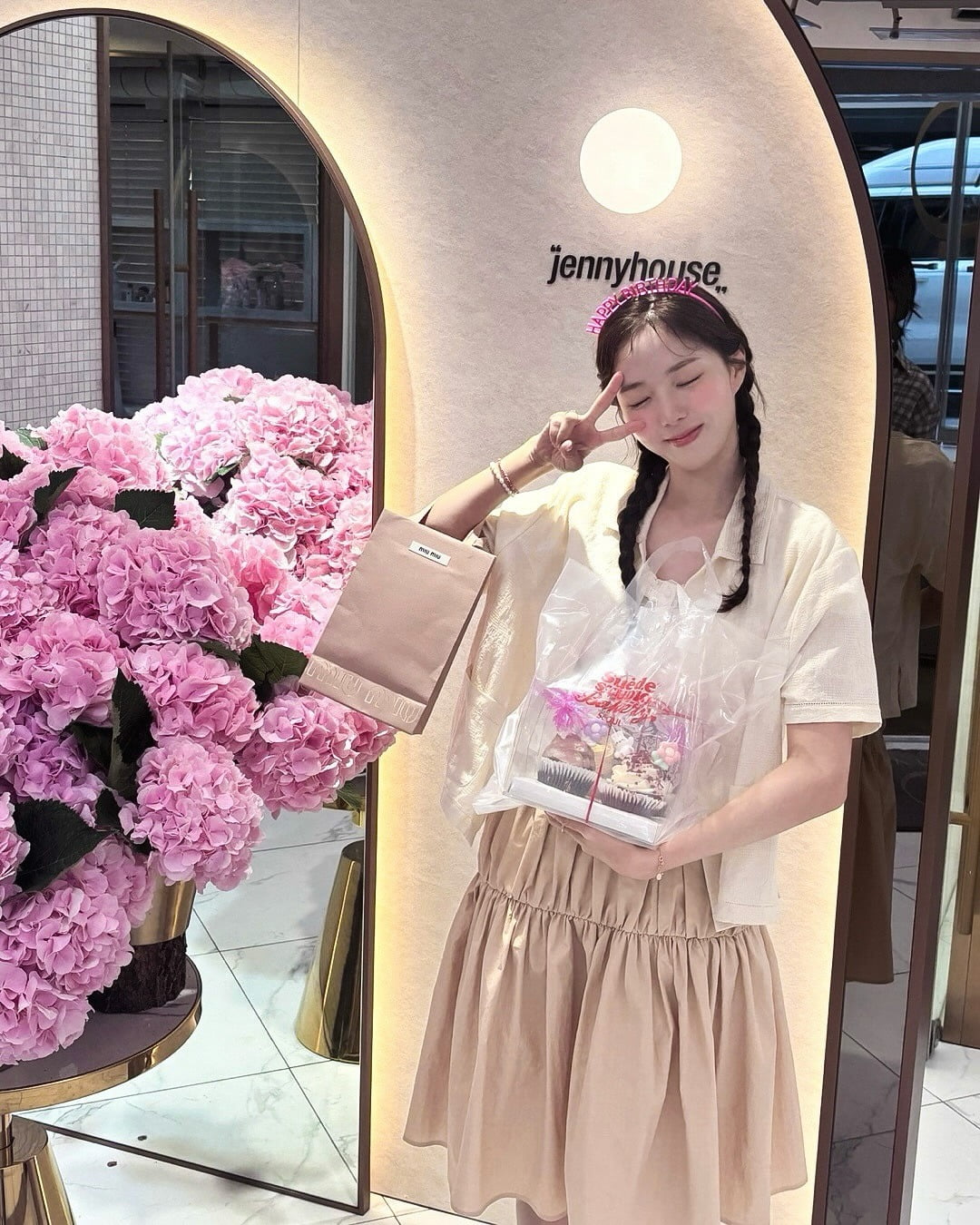 Korean Actress Chae Soo-bin Captivates Fans with Doll-like Beauty on Her Birthday