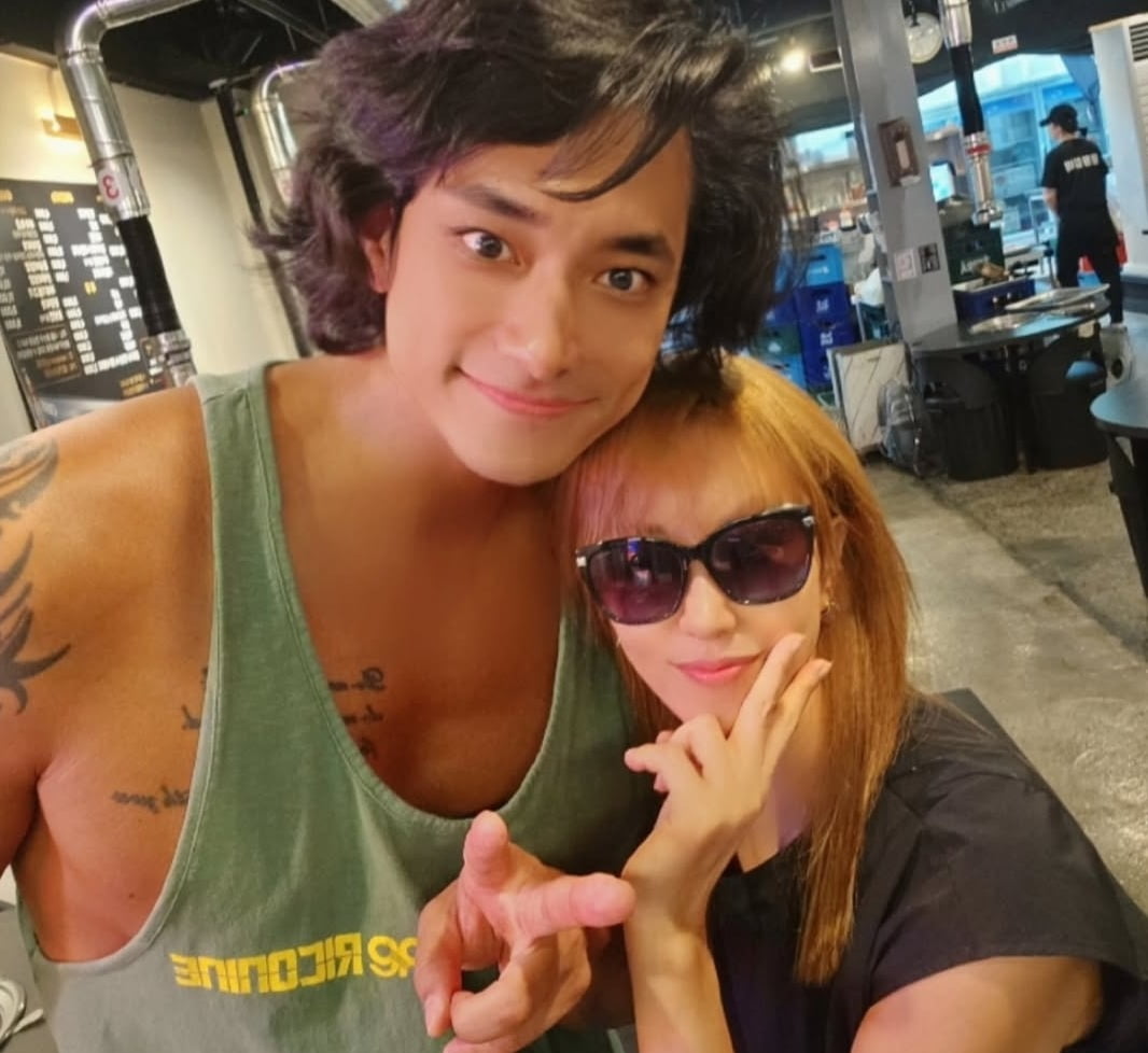 Korean Singer Kim Wan-sun Shares Captivating Photos with Athlete Kim Yo-han