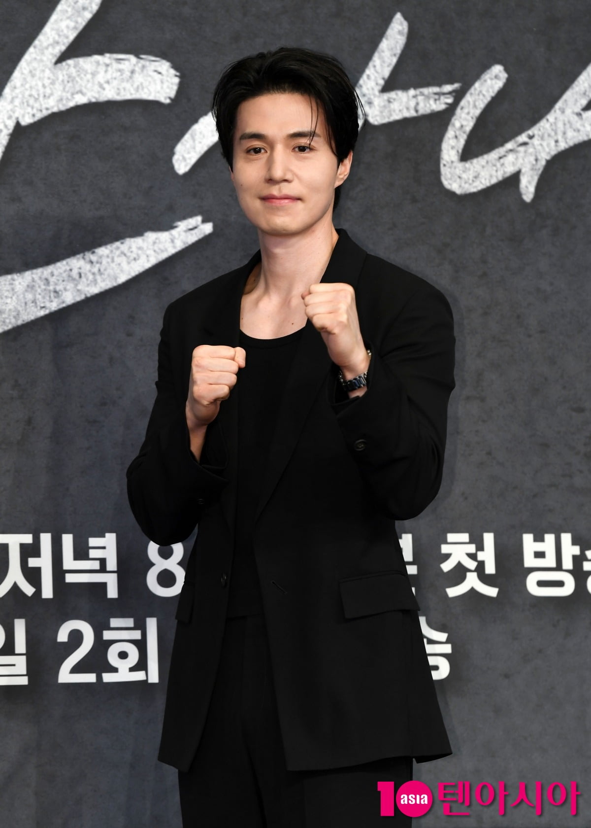 Lee Dong-wook and Lee Sung-kyung Star in JTBC's New Drama 'The Good Guy'
