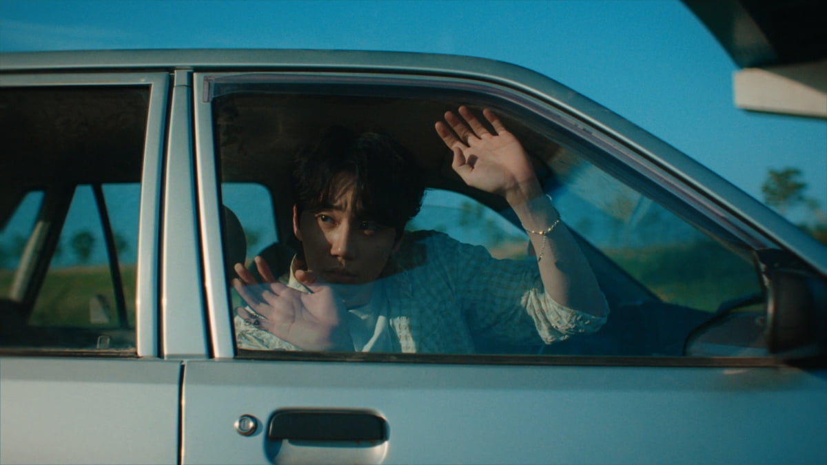 Actor Lee Jun-young Stars in Im Seulong's New Music Video 'Rainbow Light'