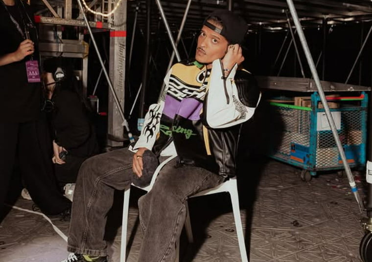 BLACKPINK's Rosé Reunites with Bruno Mars, Kicks Off World Tour