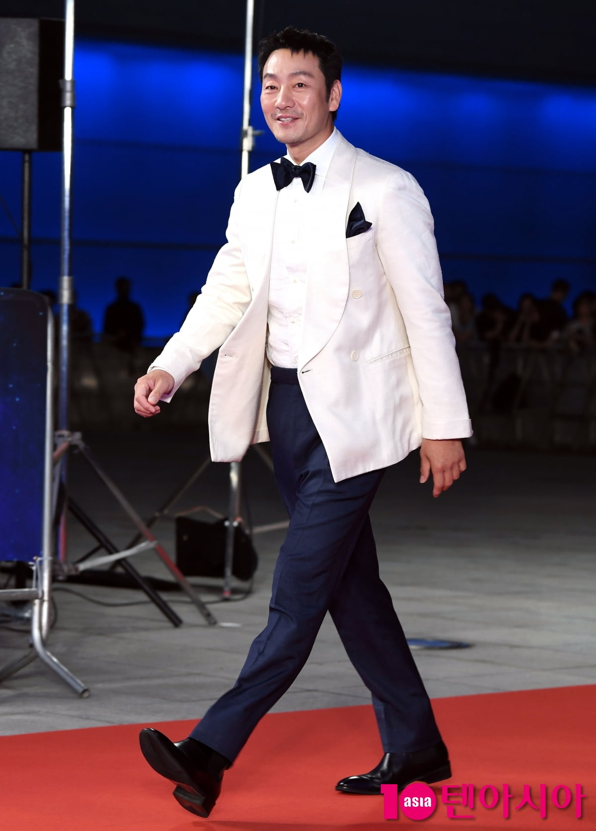 Actor Park Hae-soo Graces the Red Carpet at the 4th Blue Dragon Series Awards