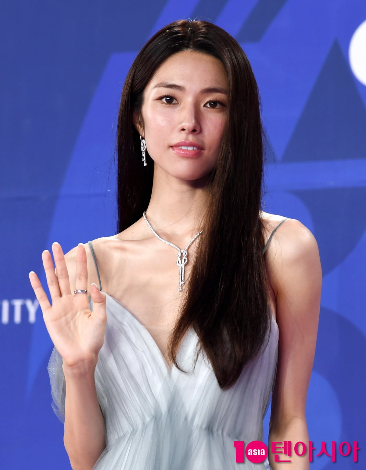 Actress Ha Young Shines at the 4th Blue Dragon Series Awards Red Carpet