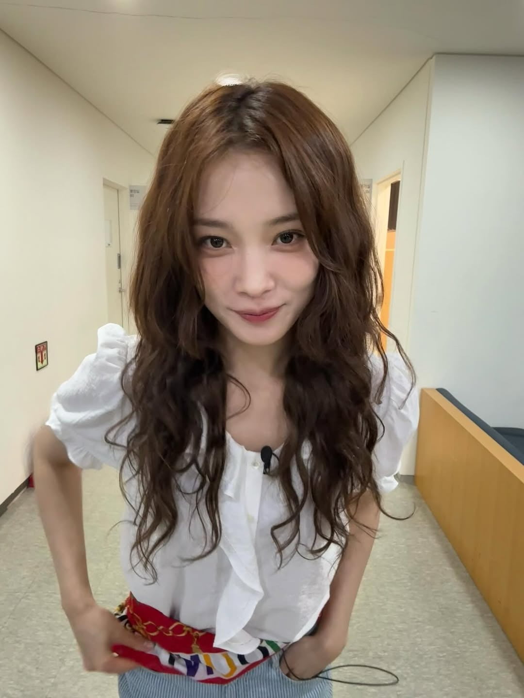 Actress Yoon So-hee Stuns with Beauty and Intelligence on Instagram