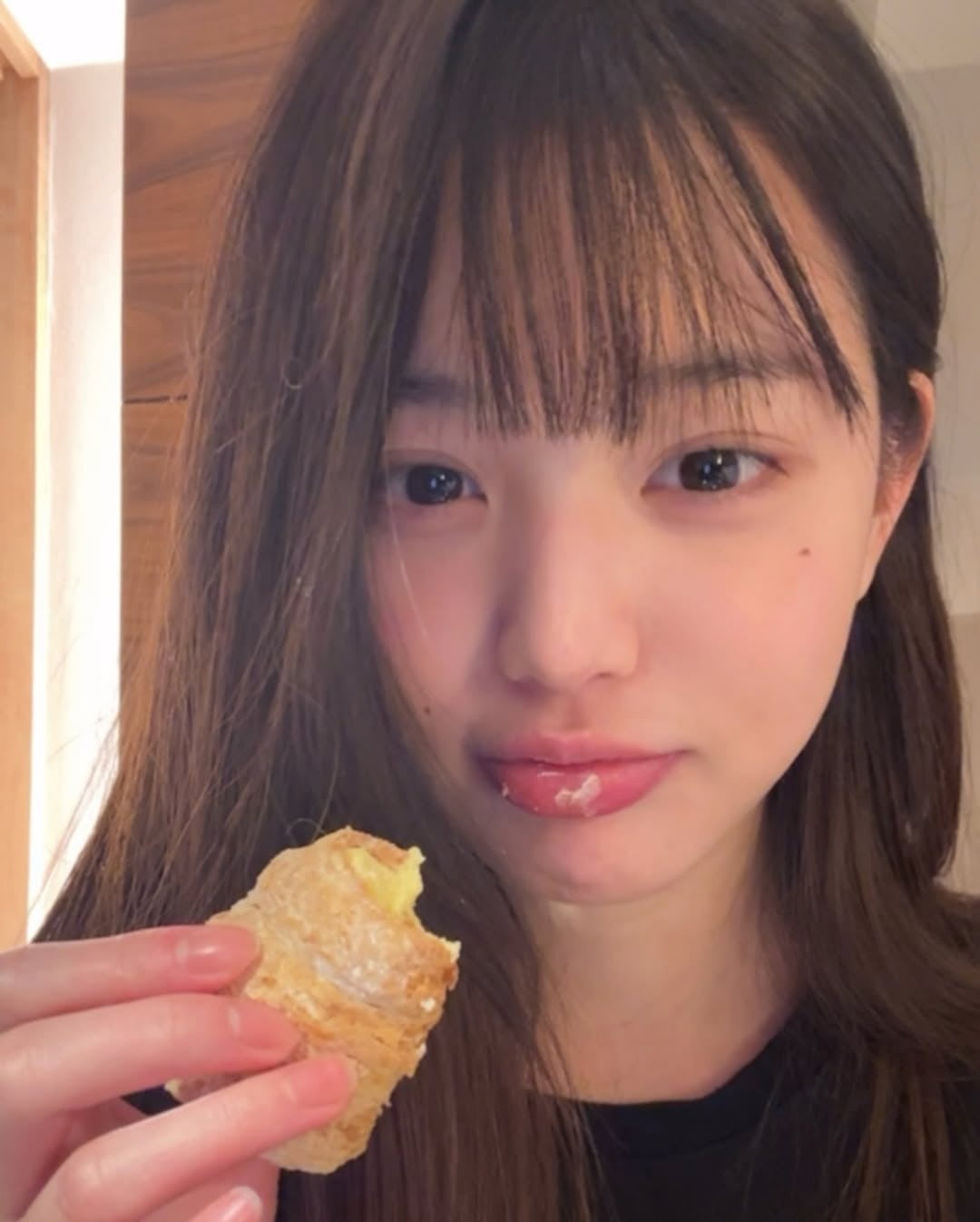 IVE's Jang Wonyoung Captivates Fans with Stunning Selfies and Dominates the Advertising World