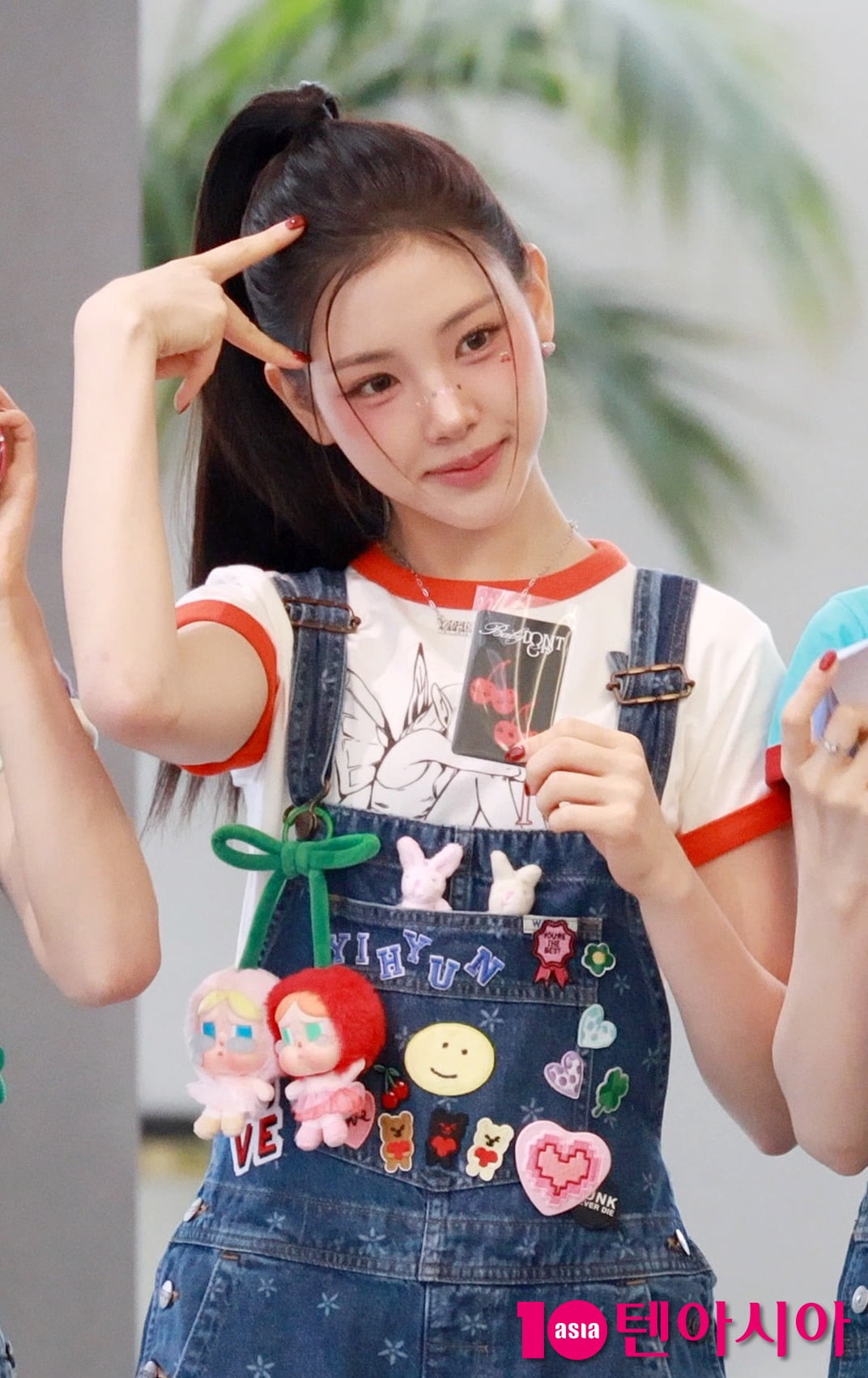 Baby DONT Cry's Lee Hyun-yi Attends Special Fan Manager Event at 'Show! Music Core'