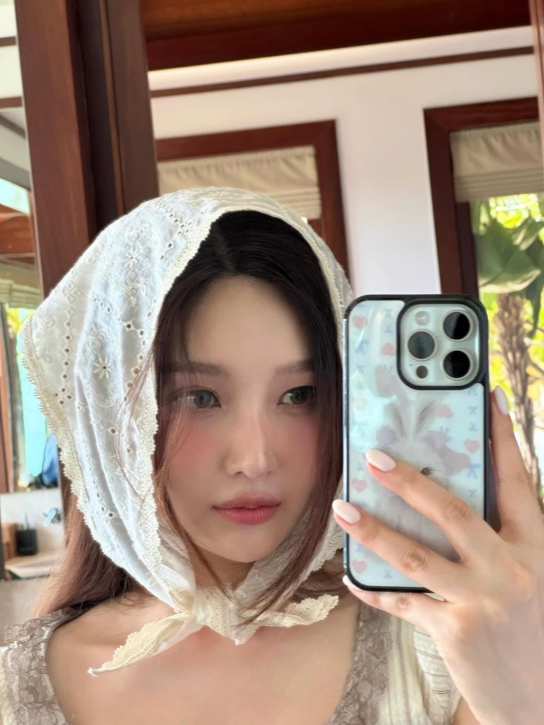 Red Velvet's Joy Captivates Fans with Fairy-Tale Beauty in Latest Instagram Post