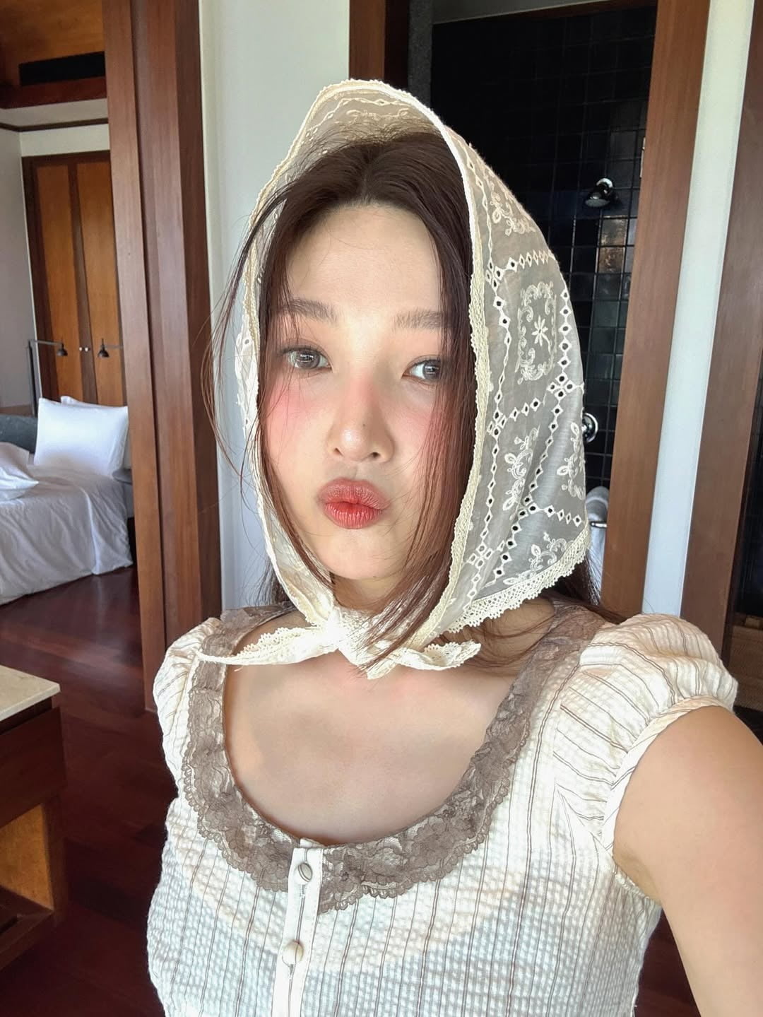 Red Velvet's Joy Captivates Fans with Fairy-Tale Beauty in Latest Instagram Post