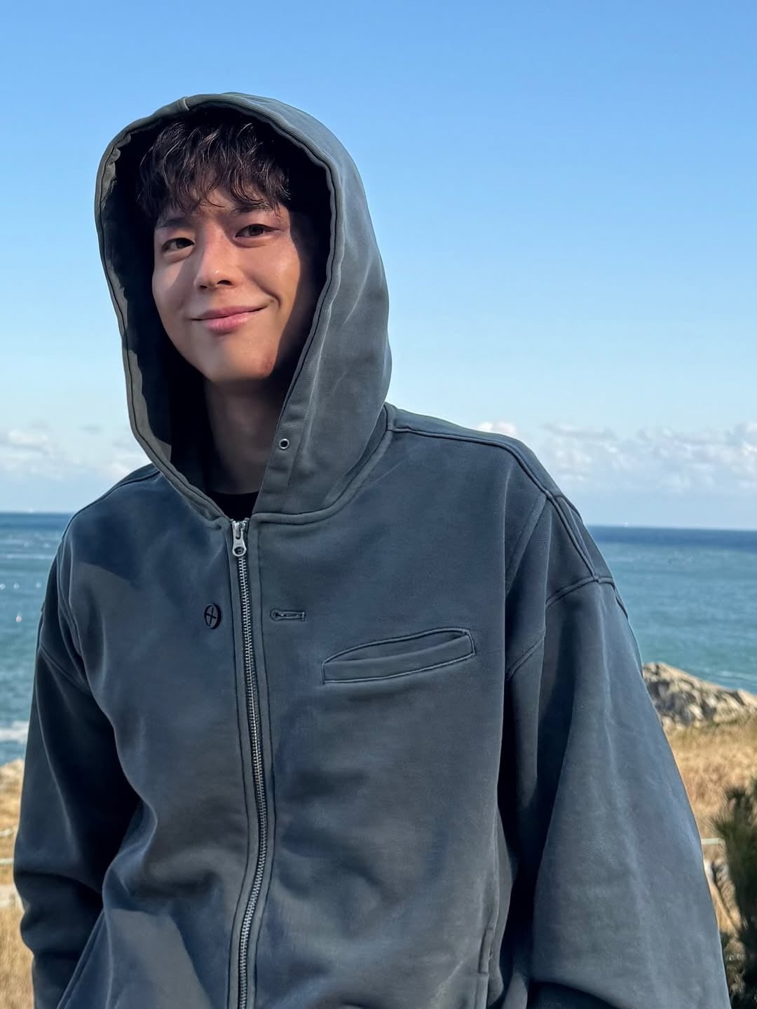Park Bo-gum Captivates Fans with Stunning Visuals and Behind-the-Scenes Glimpse of 'Good Boy'
