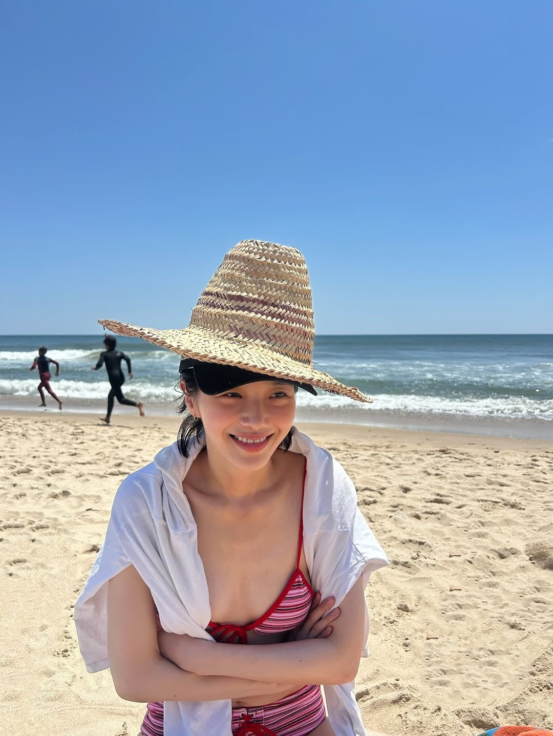 Actress Park Gyu-young Captivates Fans with Stunning Beach Photos