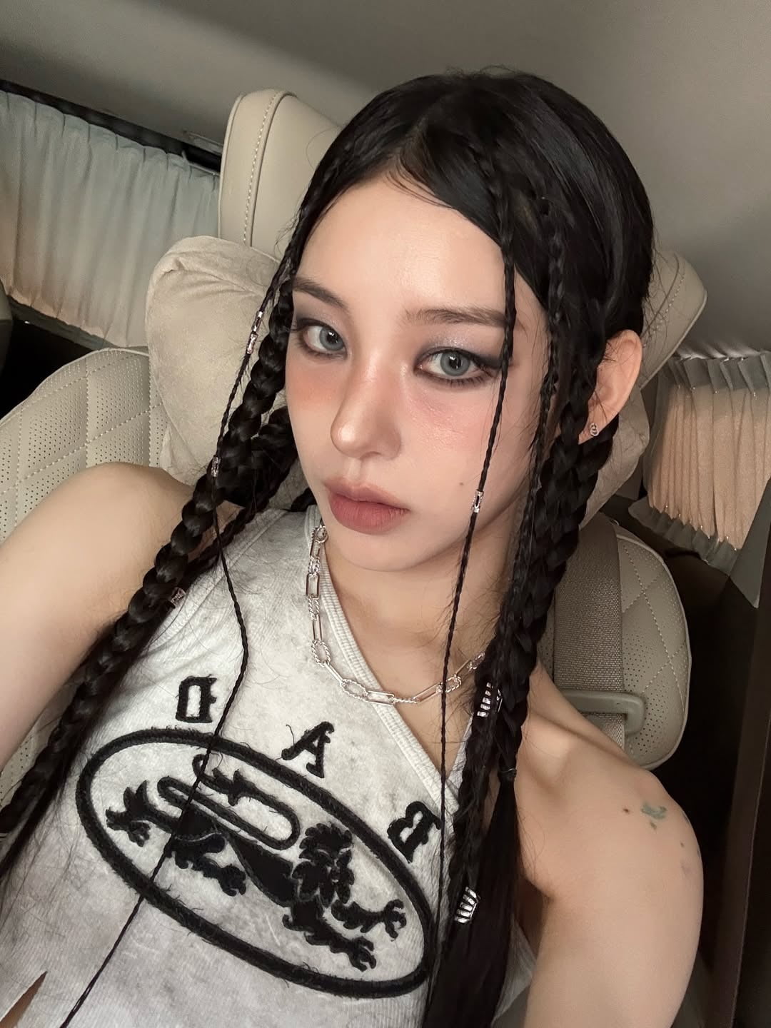 K-Pop Dancer Noze Captivates Fans with Unique Style and Charisma