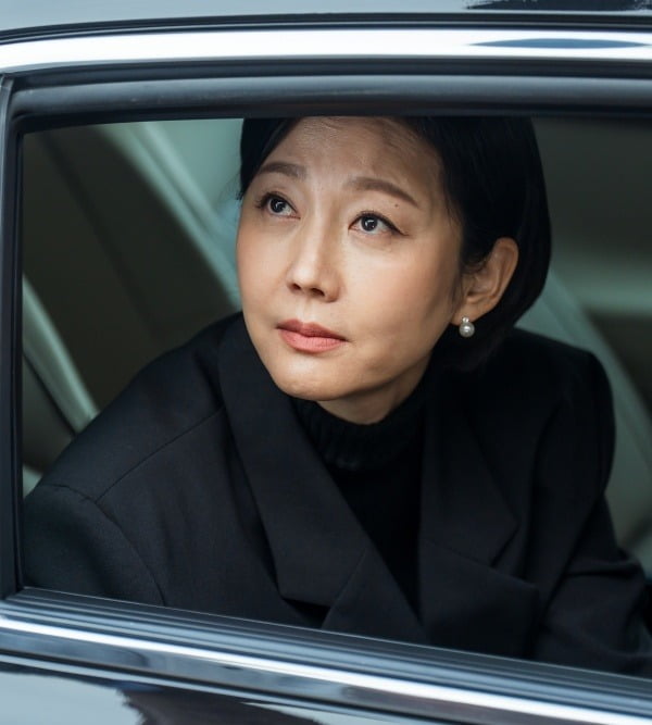 Yum Jung-ah Returns to TV as a Medical Celebrity in Thrilling New Drama 'Eye Shopping'