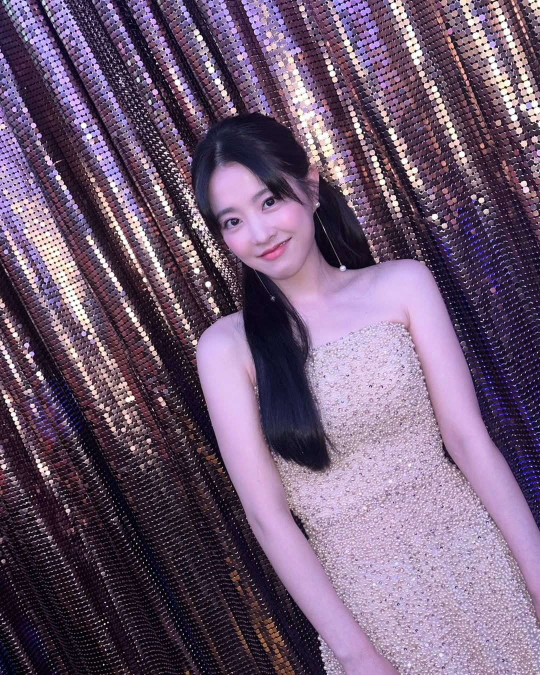 Park Bo-young Stuns in Dazzling Sequin Dress at Blue Dragon Series Awards